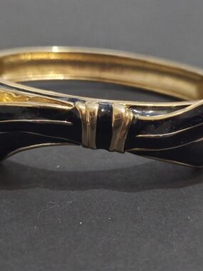 Monet-style Bracelet Clamp Gold Tone & Black Enamel Bow Bangle